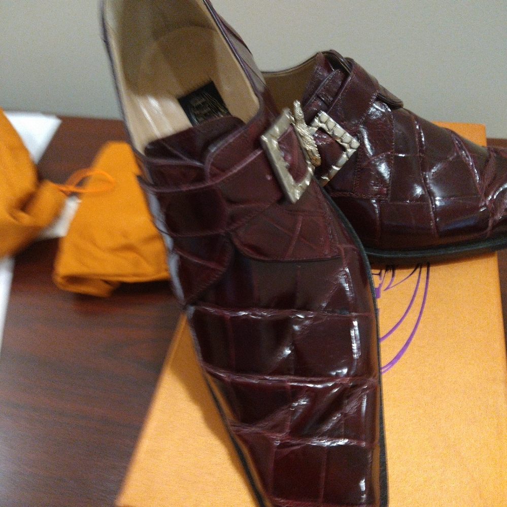 Fennix whole body alligator shoes, size 10 , burgundy color, single Monk straps.